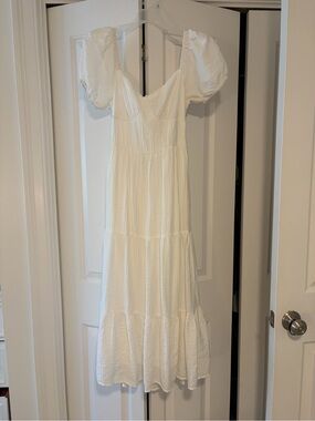 Jessica Simpson White Puff-Sleeve Maxi Dress